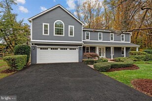 7221 Hyde Rd in Falls Church, VA - Building Photo