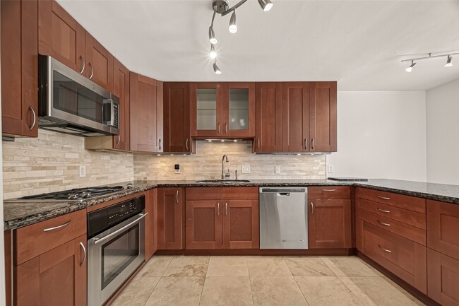 property at 1111 Potomac Dr