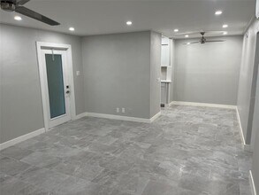 1605 Pass a Grille Way in St Pete Beach, FL - Building Photo - Building Photo