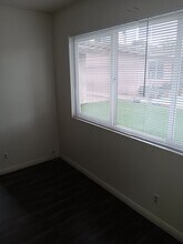 2241 Ellis St, Unit C in North Las Vegas, NV - Building Photo - Building Photo