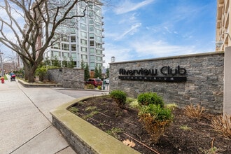Riverview Club in Yonkers, NY - Foto de edificio - Building Photo