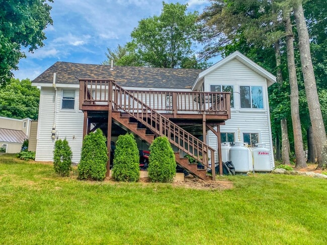 property at 33 Welch Point Rd