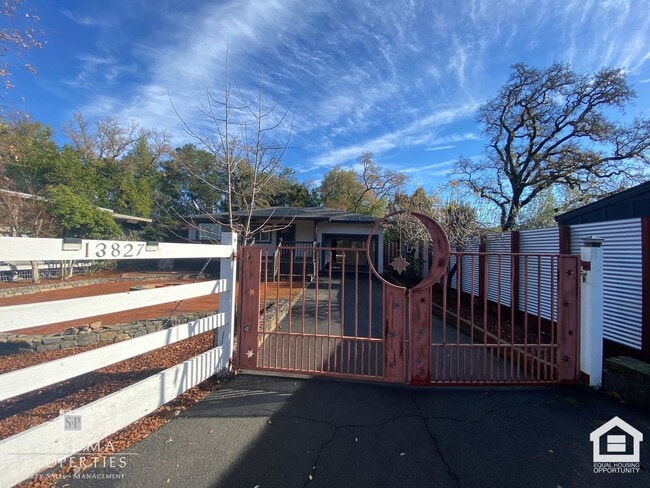 13827 Williams Rd in Glen Ellen, CA - Building Photo - Building Photo
