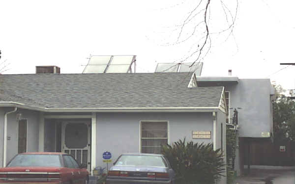 14831-14833 Gilmore St in Van Nuys, CA - Building Photo - Building Photo