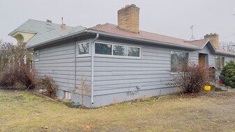 2020 N Howard St, Unit A in Spokane, WA - Building Photo