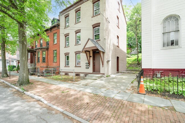 37 S Bridge St in Poughkeepsie, NY - Building Photo - Building Photo
