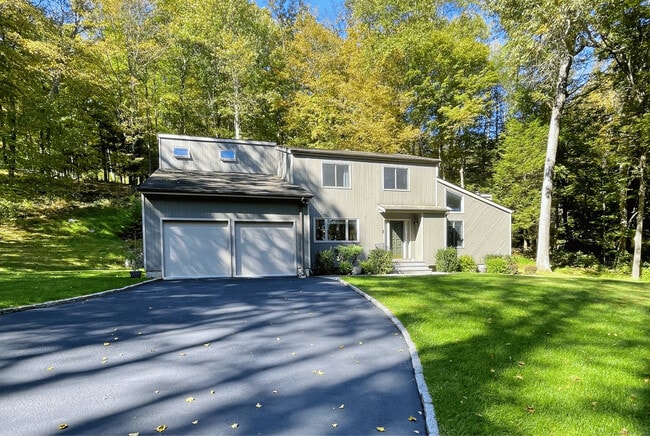 property at 48 E Starrs Plain Rd