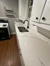 656 Beauregard St, Unit Downstairs Sm in Baton Rouge, LA - Foto de edificio - Building Photo
