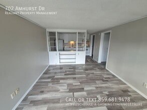 702 Amhurst Dr in Erlanger, KY - Building Photo - Building Photo