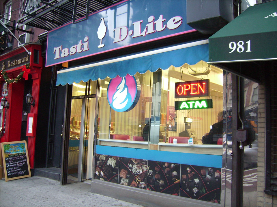 979 Second Ave in New York, NY - Foto de edificio