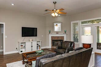 606 Shoal River Dr in Crestview, FL - Building Photo - Building Photo