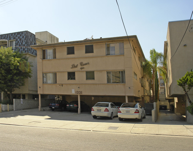 Del Rams in Los Angeles, CA - Foto de edificio - Building Photo