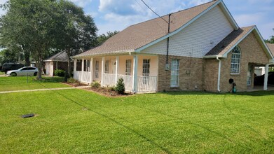 600 Gardenia St in La Place, LA - Building Photo - Building Photo