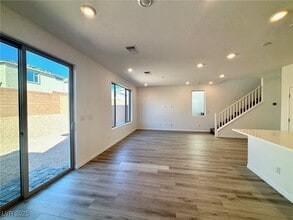 10261 Digby Fine St in Las Vegas, NV - Building Photo - Building Photo