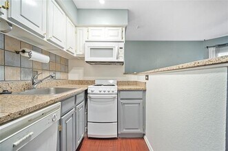 2314 Bamboo Dr in Arlington, TX - Foto de edificio - Building Photo