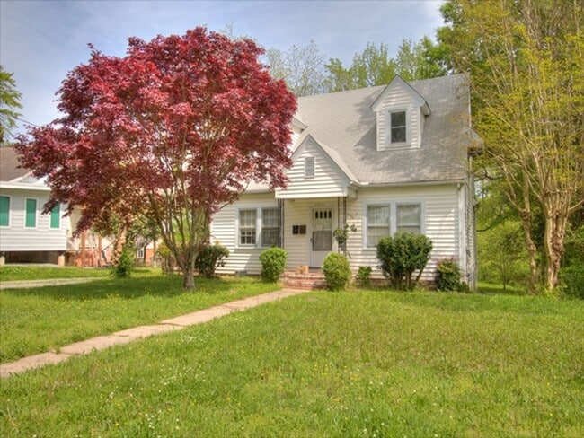 2839 Chapel Hill Rd in Durham, NC - Building Photo - Building Photo