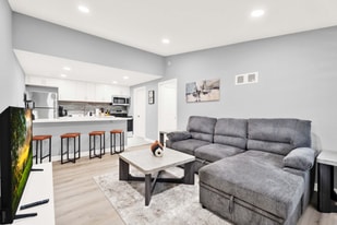 6 Roanoke Ln, Unit 34 in Rochester Hills, MI - Building Photo