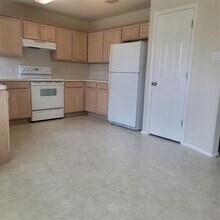 223 Preston Dr in Cleburne, TX - Building Photo - Building Photo