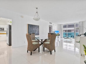 4001 S Ocean Dr in Hollywood, FL - Building Photo - Building Photo