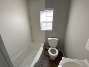 817 W Matthews Ave in Jonesboro, AR - Building Photo - Building Photo