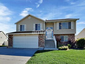 11963 S Powder Cv in Herriman, UT - Building Photo