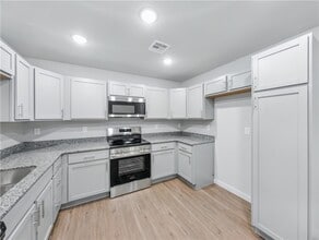 6307 NW Kathleen St in Bentonville, AR - Building Photo - Building Photo