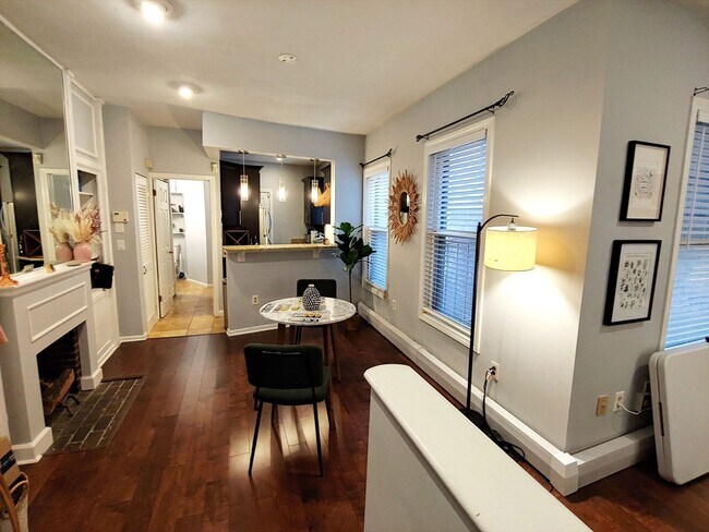 61 West Cedar St, Unit 2 in Boston, MA - Building Photo - Building Photo