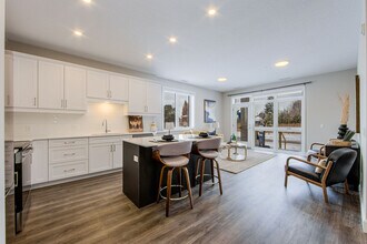 125 S Carriage Rd in London, ON - Building Photo - Building Photo