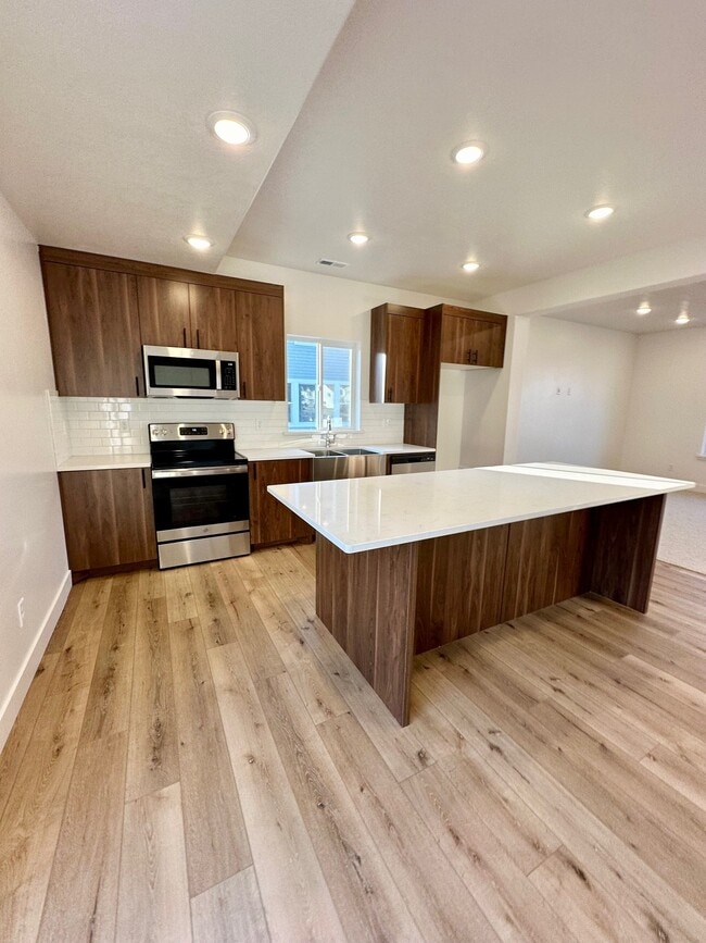 542 W 1150 N in Logan, UT - Building Photo - Building Photo