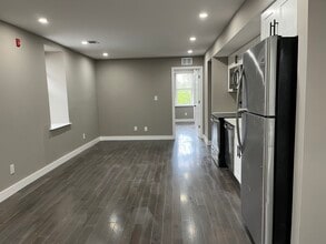 1235 S 47th St, Unit Apt 3F in Philadelphia, PA - Building Photo - Building Photo