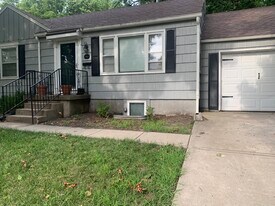 7808 Juniper Dr in Prairie Village, KS - Building Photo