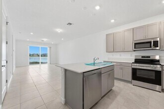 6418 Seabright Ter in Fort Pierce, FL - Building Photo - Building Photo