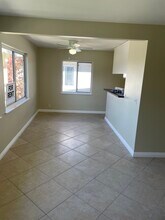 2944 Peppertree Ln, Unit B in Costa Mesa, CA - Building Photo - Building Photo