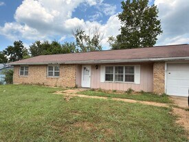 1305 Truman Ave in Rolla, MO - Building Photo