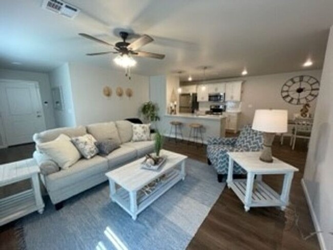233 Spirit Dr in Midwest City, OK - Building Photo - Building Photo