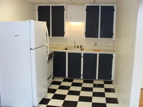 677 Deer St, Unit 677 Deer Street in Plymouth, MI - Foto de edificio - Building Photo