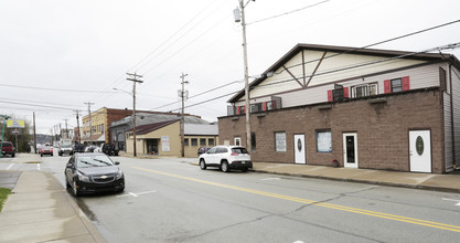 601 Broad Ave in Belle Vernon, PA - Foto de edificio - Building Photo