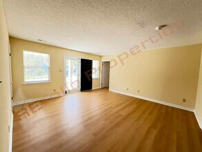 703 Larchwood Dr in Durham, NC - Building Photo - Building Photo