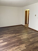 Immaculate Updated 2 Bedroom with 1 Bath w... in Rockford, IL - Foto de edificio - Building Photo