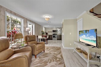 255 2nd Ave N in Naples, FL - Building Photo - Building Photo