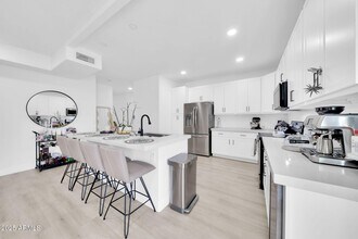 3034 N 39th St in Phoenix, AZ - Building Photo - Building Photo
