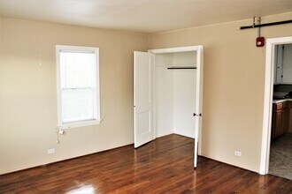 10 E Jefferson Ave-Unit -4 in Naperville, IL - Building Photo - Building Photo