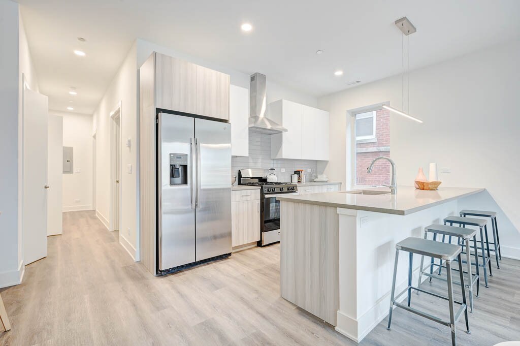 4452 N Hazel St, Unit 2 in Chicago, IL - Foto de edificio