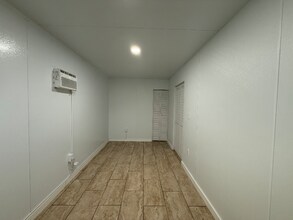 231 W 41st St in Hialeah, FL - Foto de edificio - Building Photo