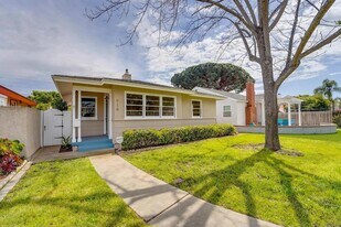 719 I Ave in Coronado, CA - Building Photo