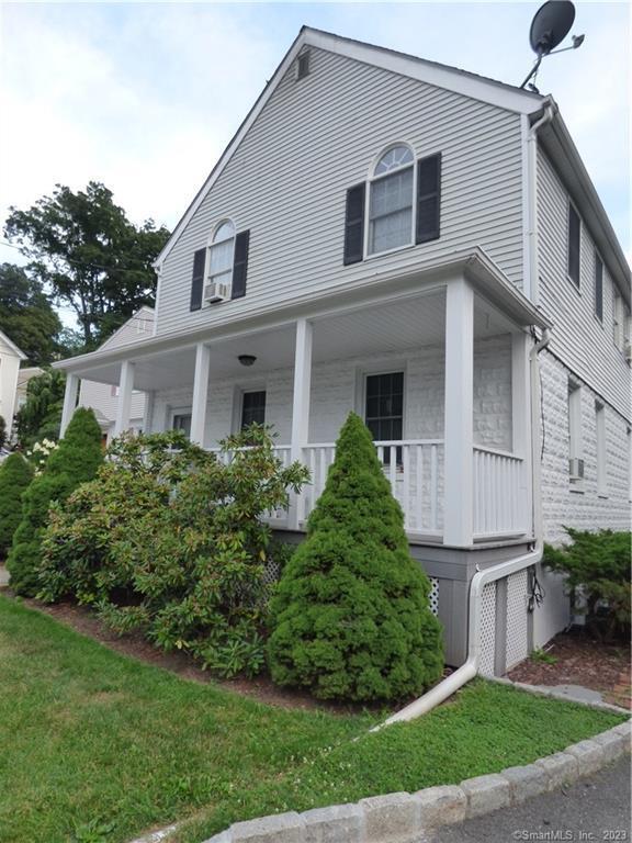 property at 490 Den Ln