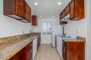 2422 E. 11th St. in Long Beach, CA - Building Photo