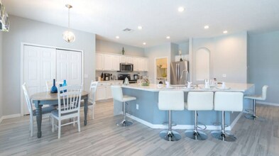 8573 La Isla Dr in Kissimmee, FL - Building Photo - Building Photo