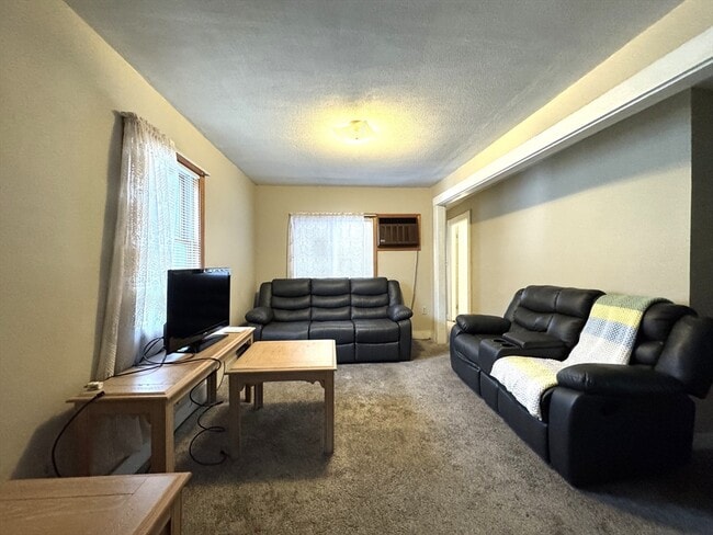 30 Thorpe St in Somerville, MA - Building Photo - Building Photo