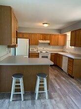 5608 Sky Hill Dr in St. Louis, MO - Foto de edificio - Building Photo